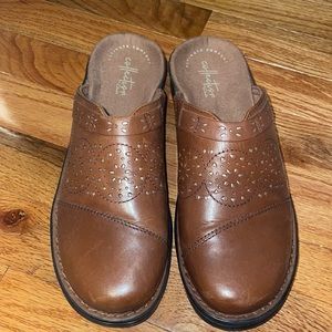 CLARKS ULTIMATE COMFORT COLLECTION SHOES
